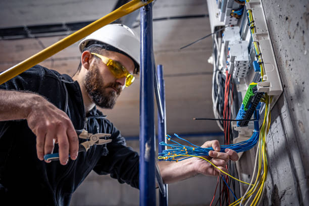 Best Emergency Electrical Repair  in New Middletown, OH